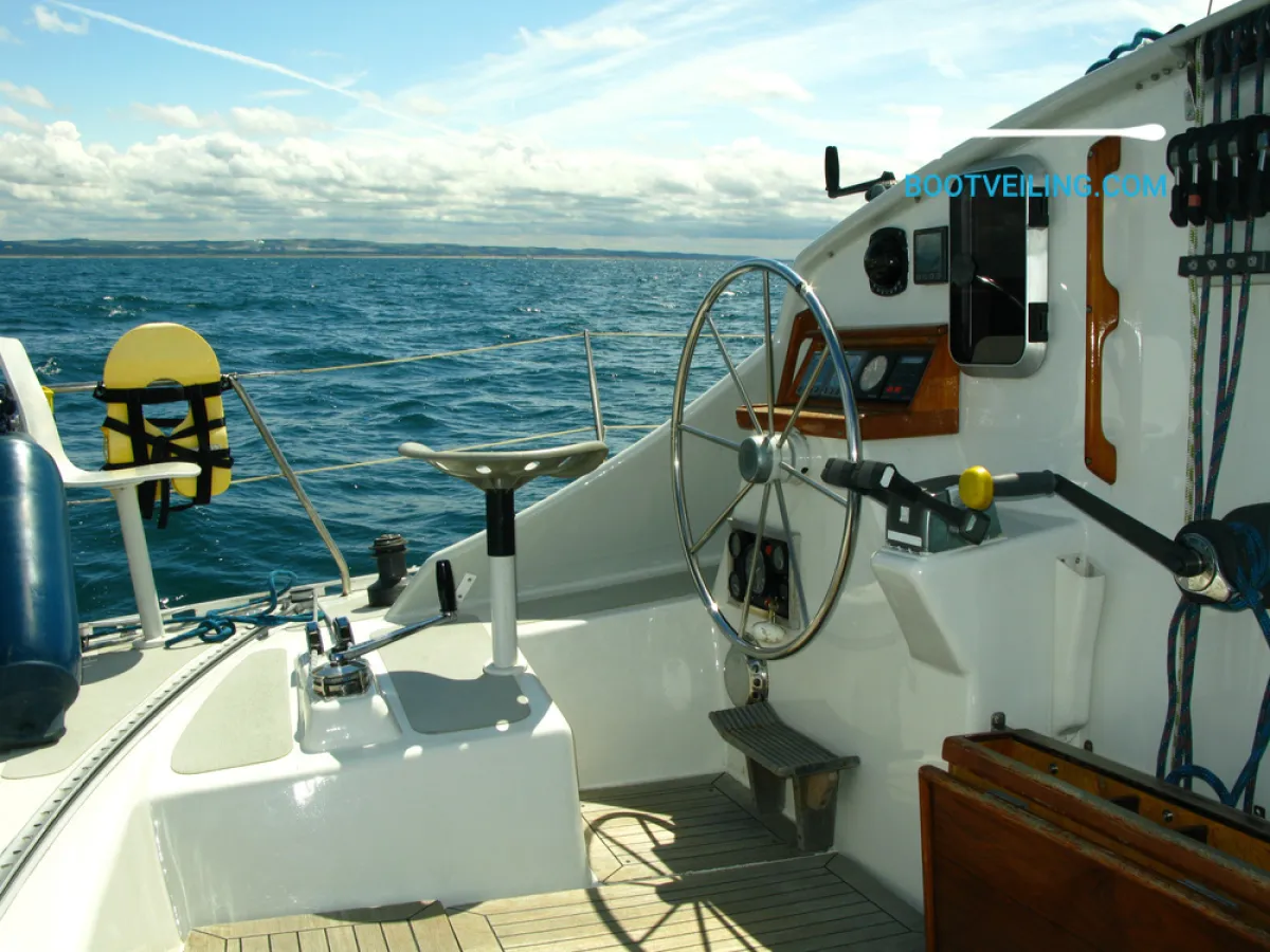 Polyester catamaran Catamaran 37