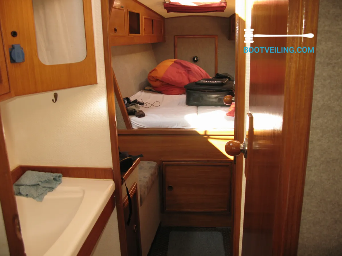 Polyester catamaran Catamaran 37