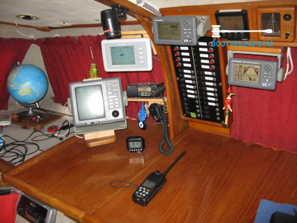Polyester catamaran Catamaran 37