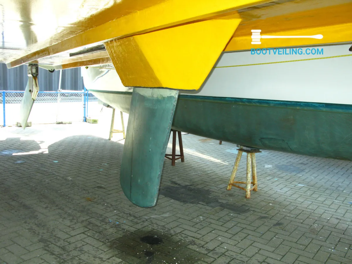 Polyester catamaran Catamaran 37