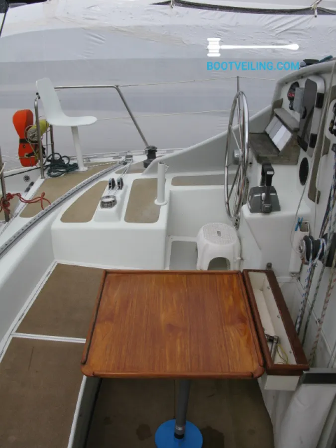 Polyester catamaran Catamaran 37
