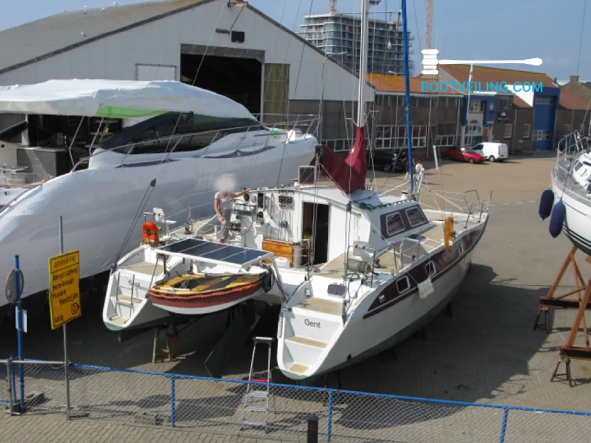 Polyester catamaran Catamaran 37