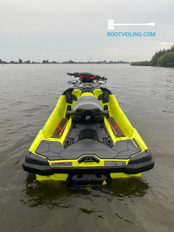 Polyester Jetski Sea-Doo RXT-X 300