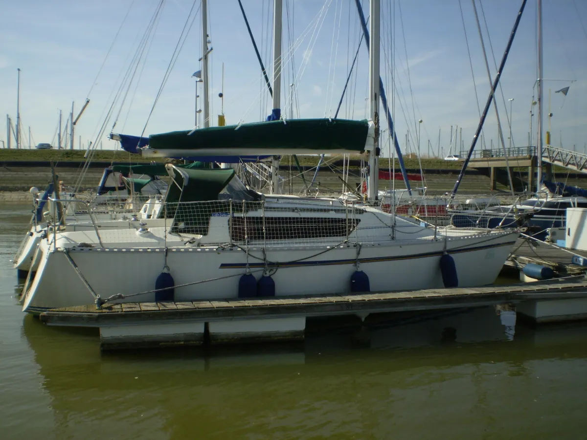 Polyester Voilier  282 DI