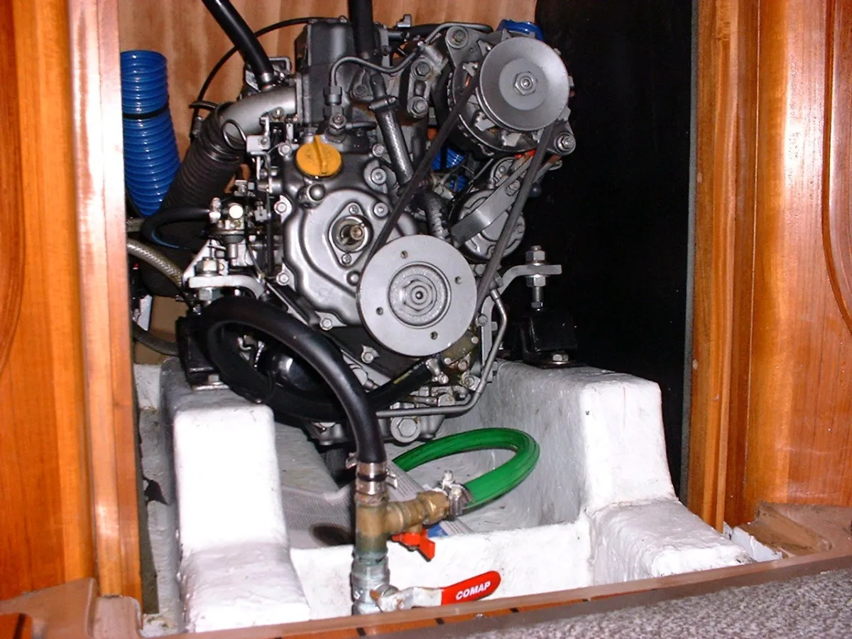 Polyester Voilier  282 DI