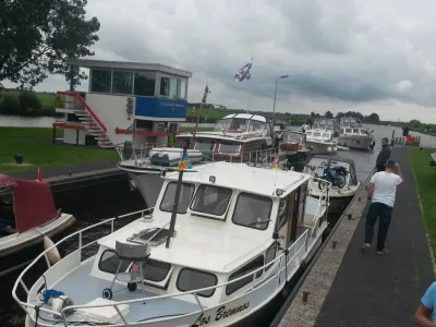 Acier Bateau à moteur Cruisers 950 Photo 1