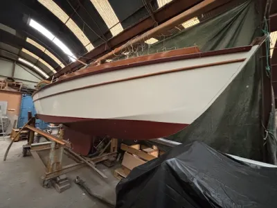 Hout Zeilboot Van de Stadt Delta 777 Foto 13