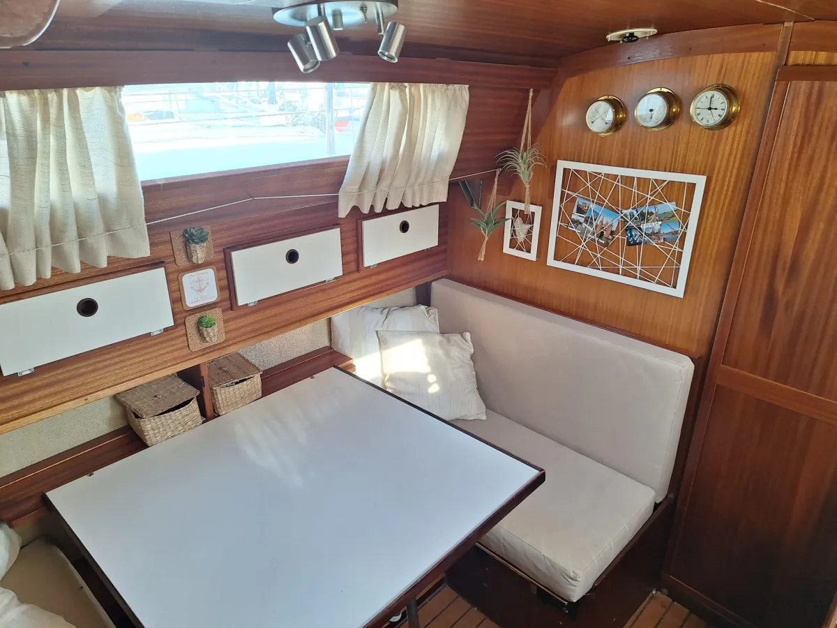 Polyester Sailboat EMKA 25