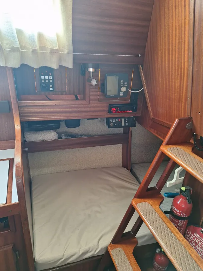 Polyester Sailboat EMKA 25