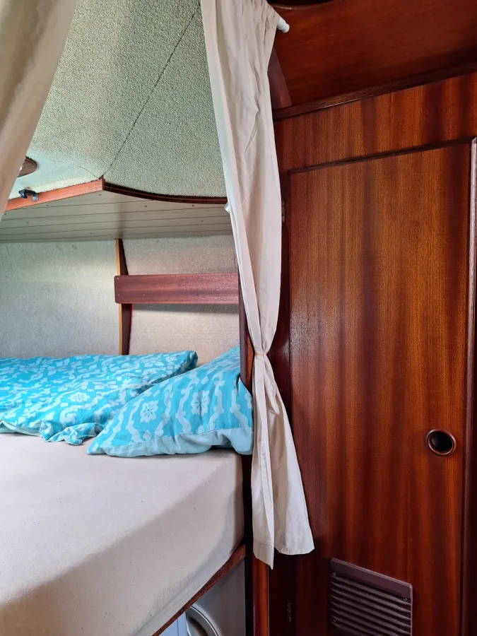 Polyester Sailboat EMKA 25