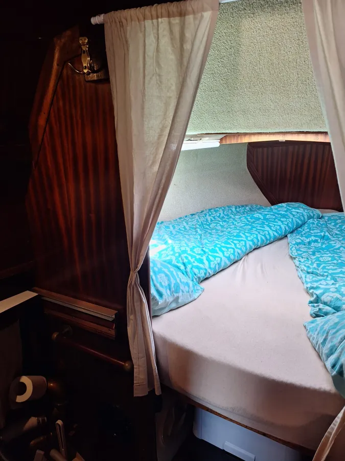 Polyester Sailboat EMKA 25