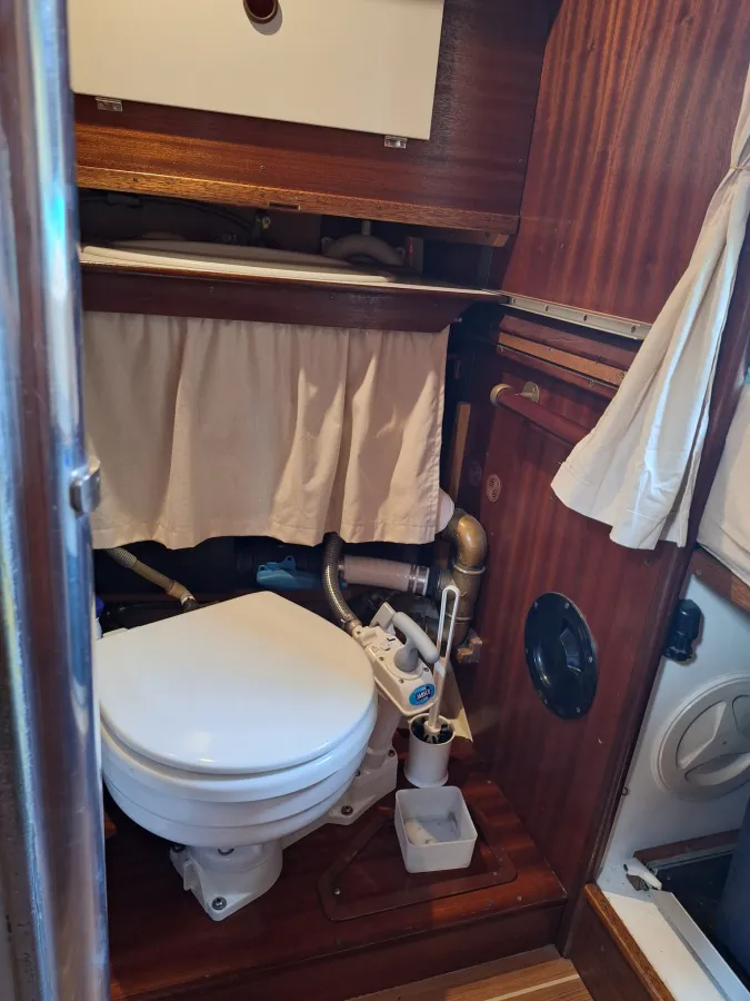 Polyester Sailboat EMKA 25