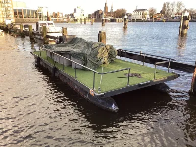 Pontonboot 700