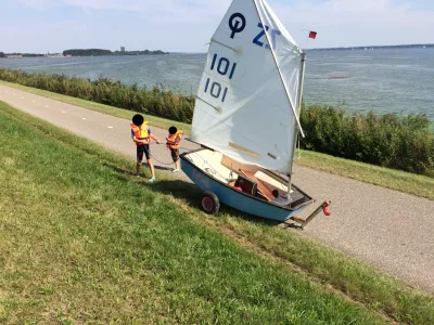 Polyester Open zeilboot Optimist 2x, + Trailer Photo 1