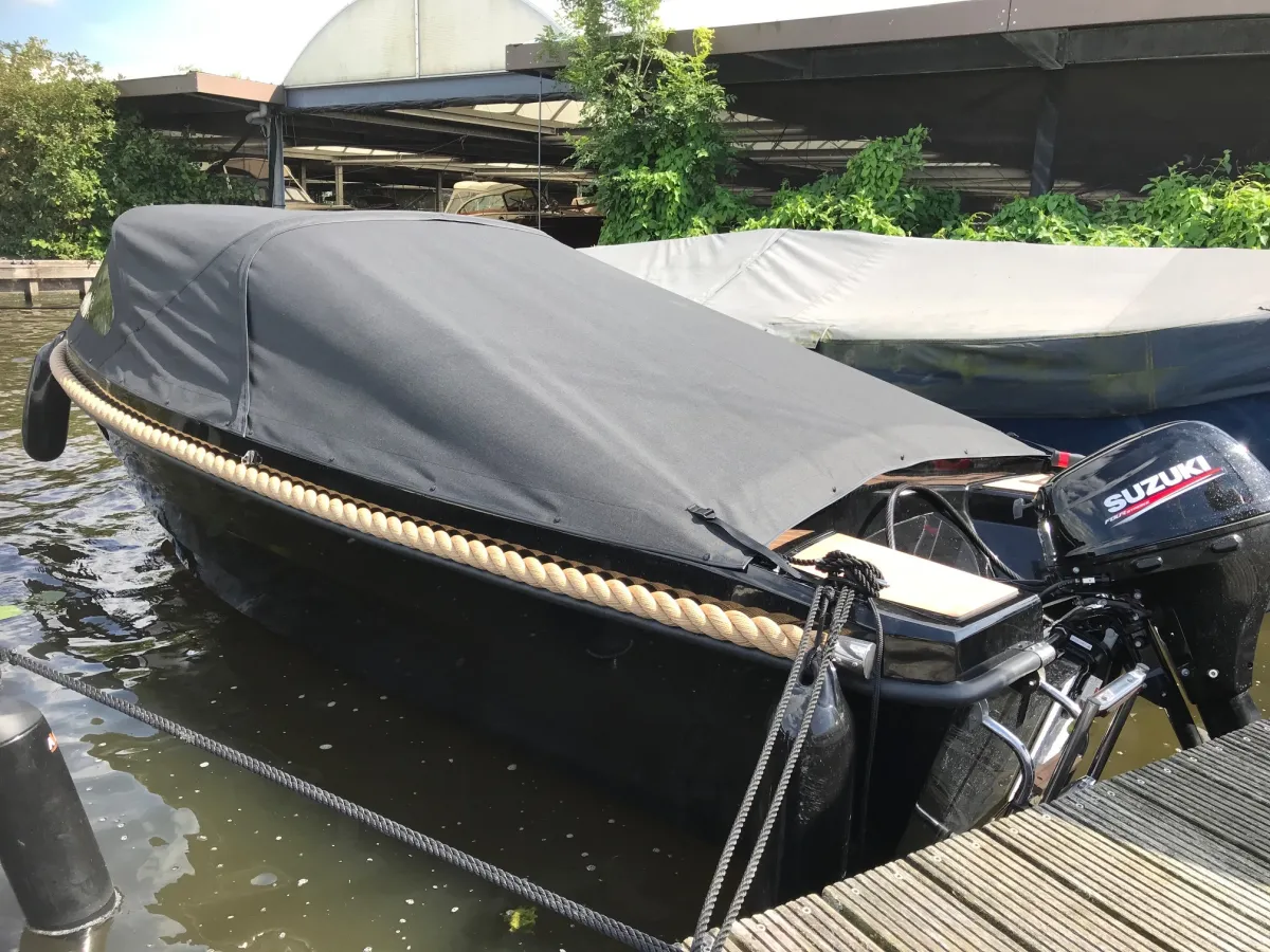Polyester Sloop 4 Family 495 de Luxe