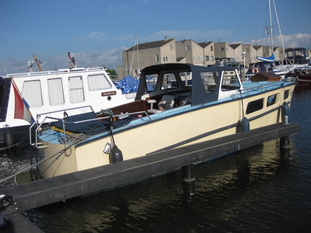 Staal Motorboot Bakdekkruiser 900