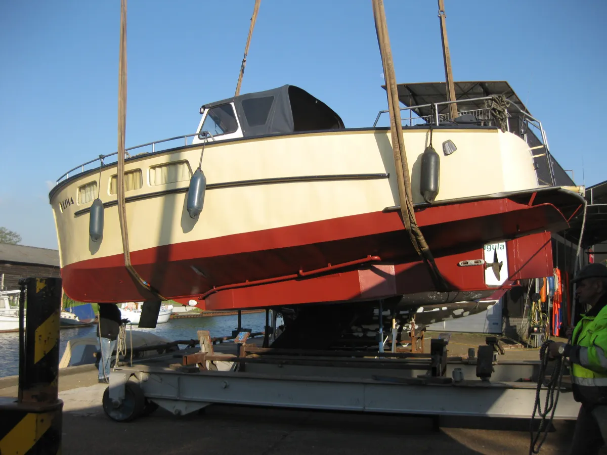 Staal Motorboot Bakdekkruiser 900