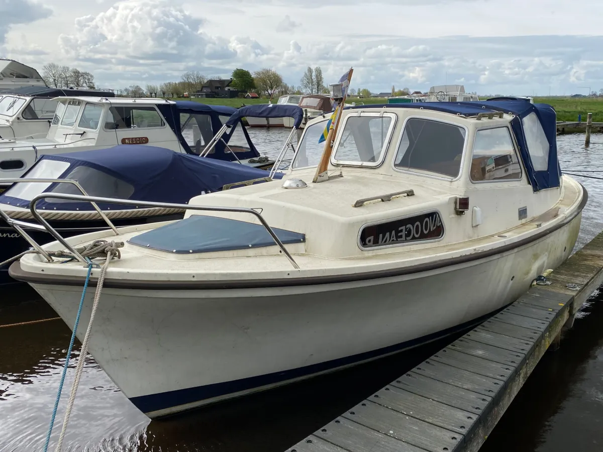 Polyester Bateau à moteur Winga 25