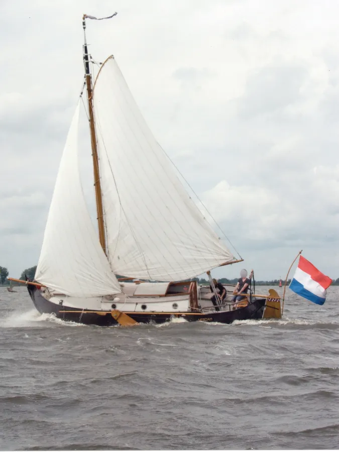 Acier Voilier Vollenhovense bol 850