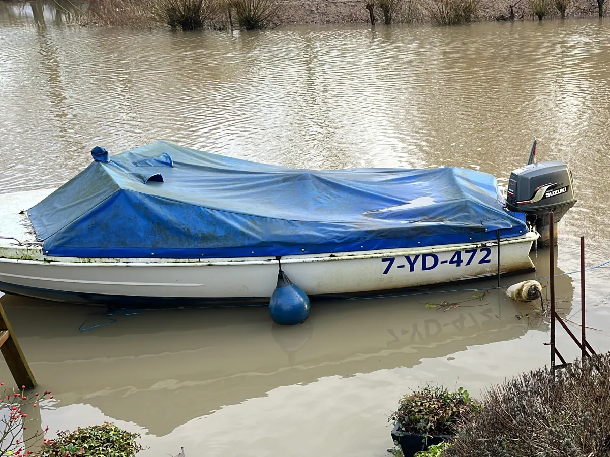 Polyester Speedboat KMV 1700 GT