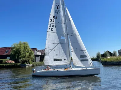 Polyester Voilier Mono Racer 750 Photo 0