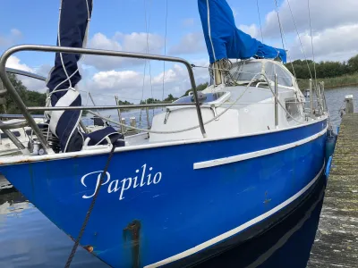 Cabin sailboat 830