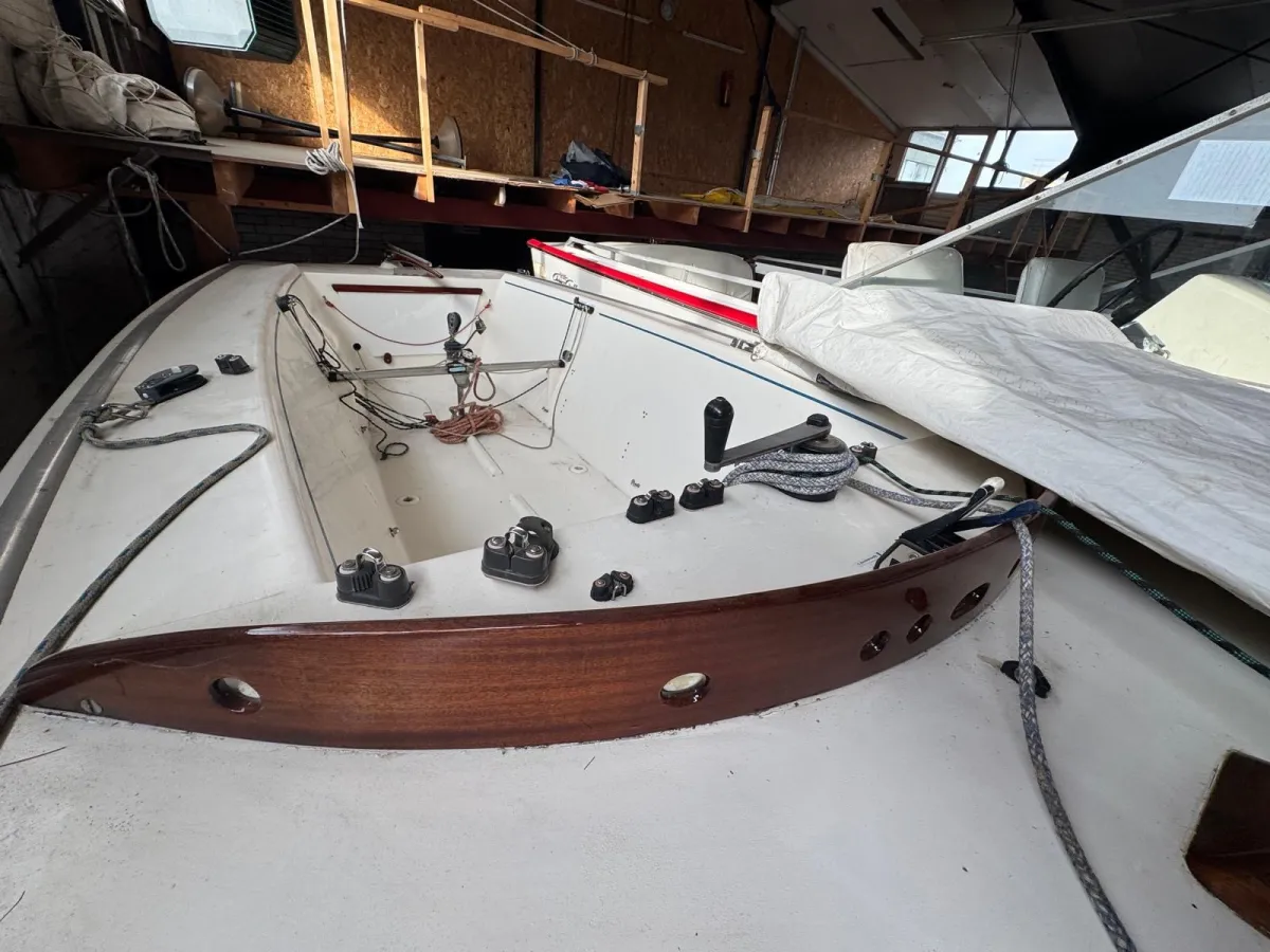 Polyester Voilier Mono Racer 750