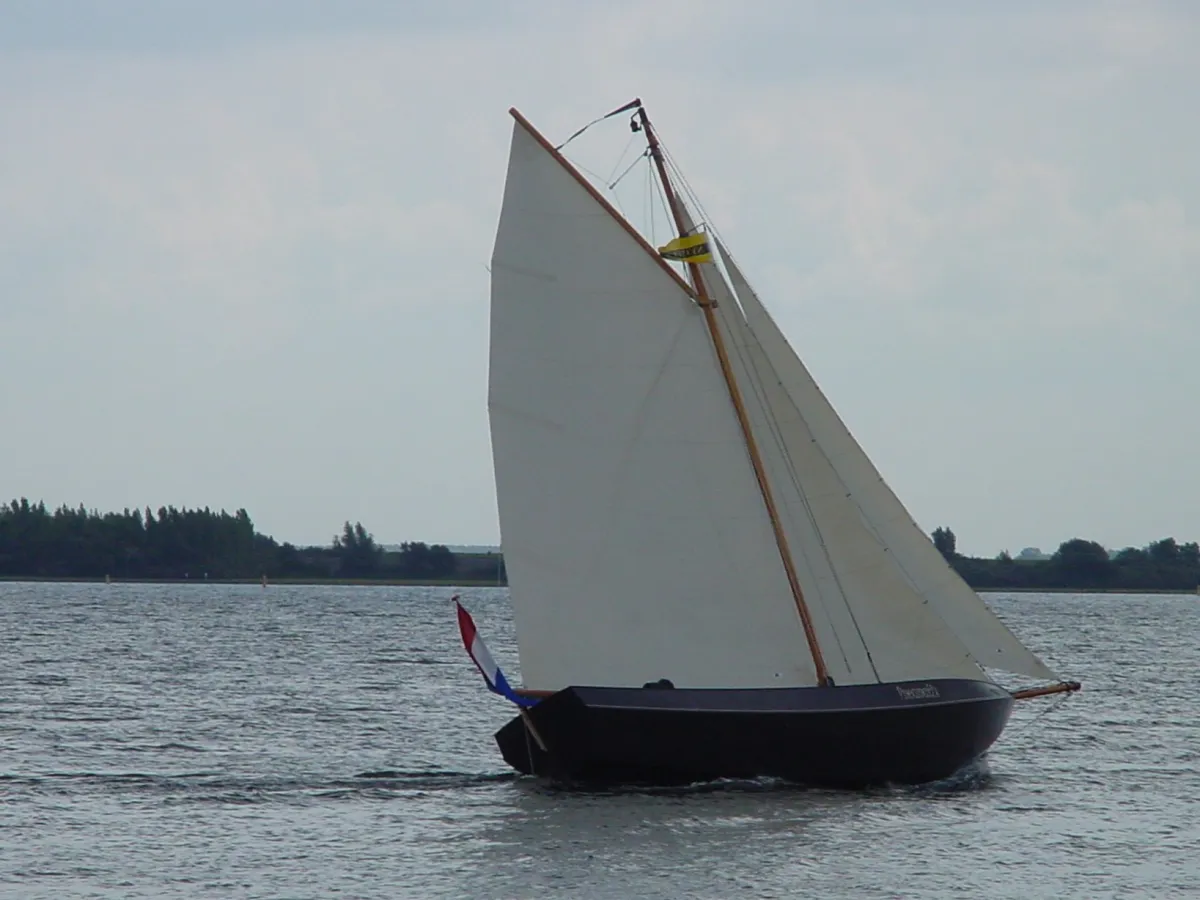 Steel Open zeilboot Lelievlet 725