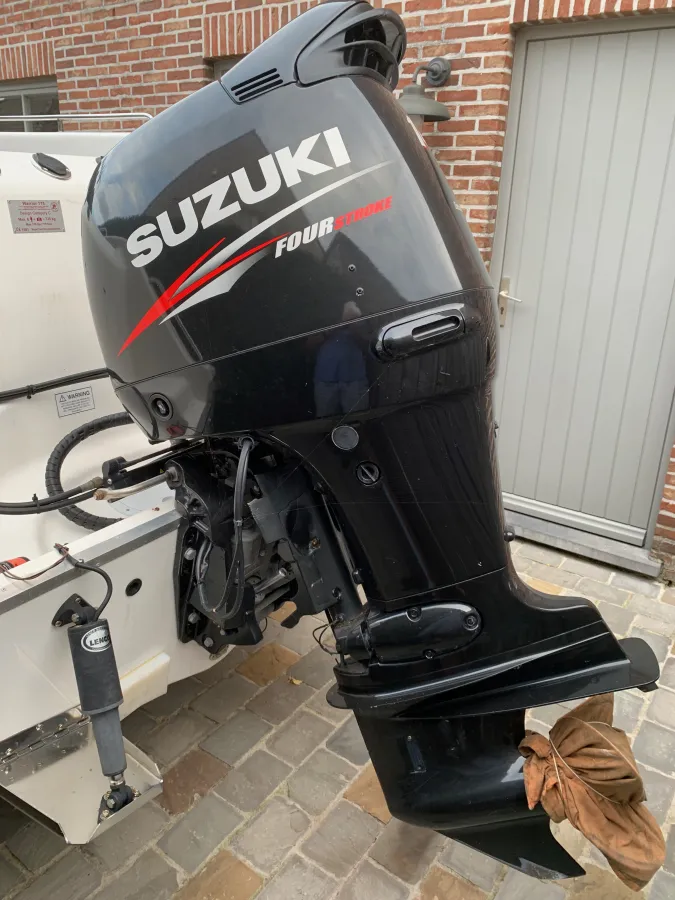 Polyester Console boat Warrior 175