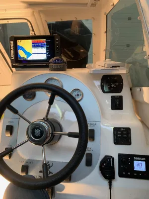 Polyester Console boat Warrior 175 Photo 8