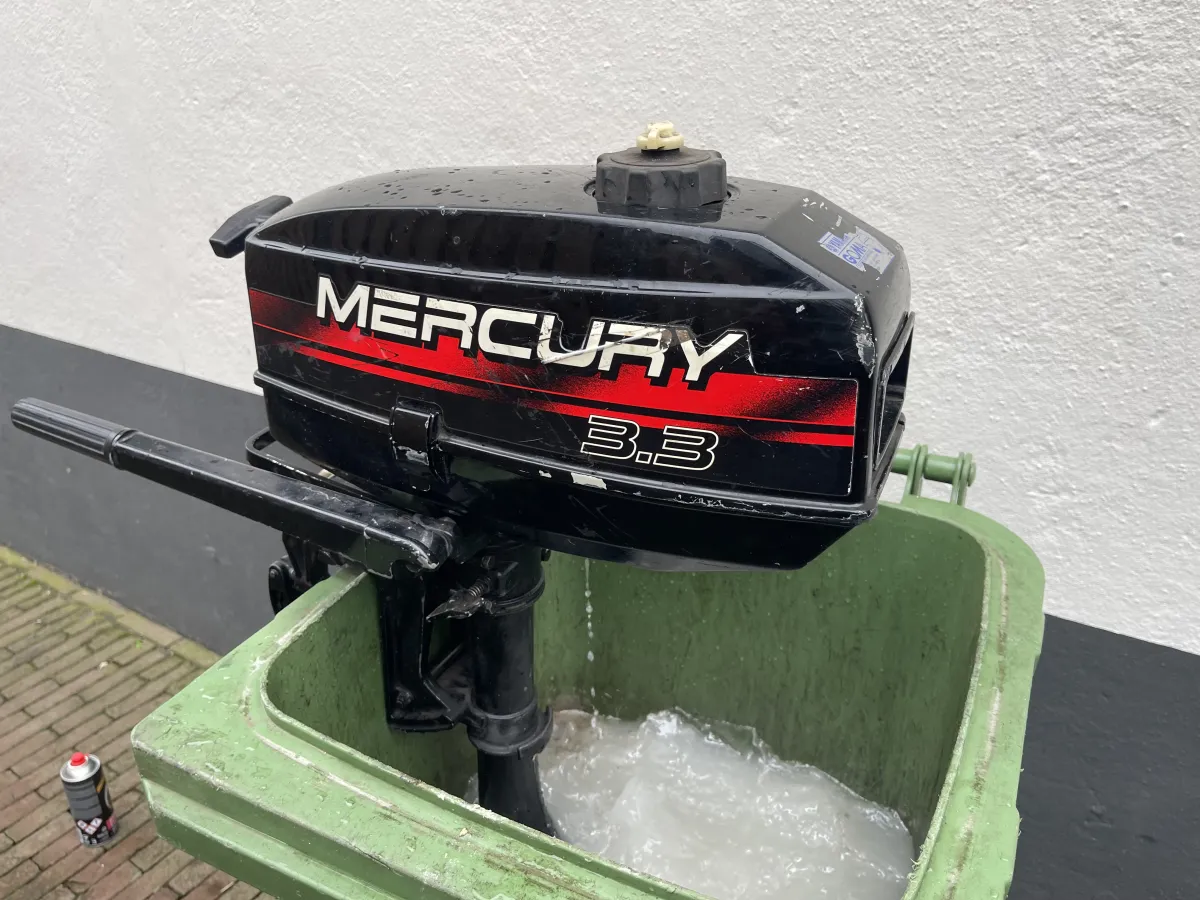  outboard motor Mercury 3.3 M