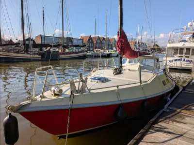 Cabin sailboat 850