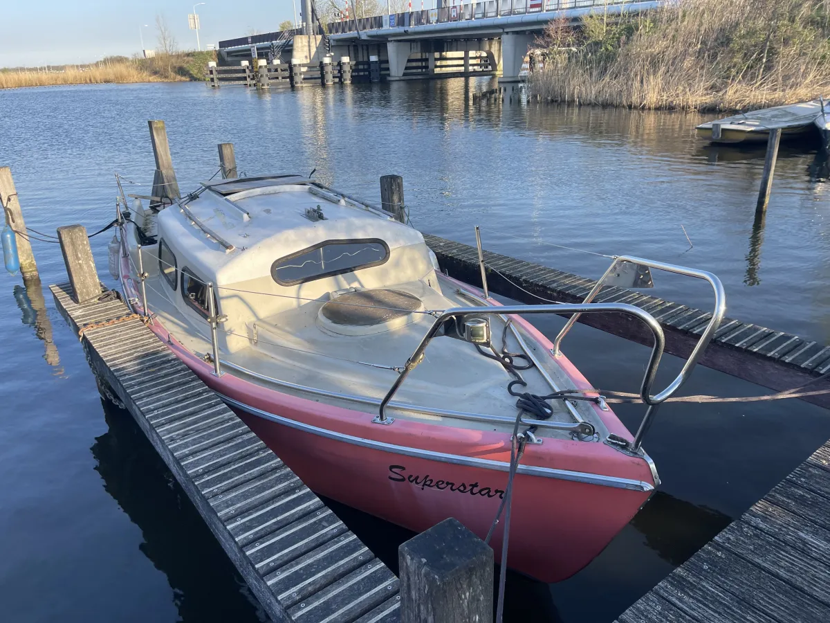 Polyester Budgetboat Cabin sailboat 650