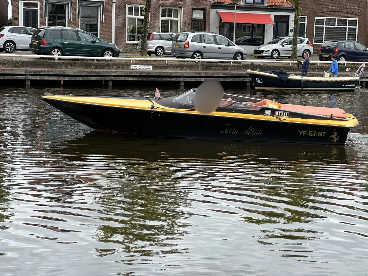 Polyester Speedboat Tullio Abbate Sea star 23