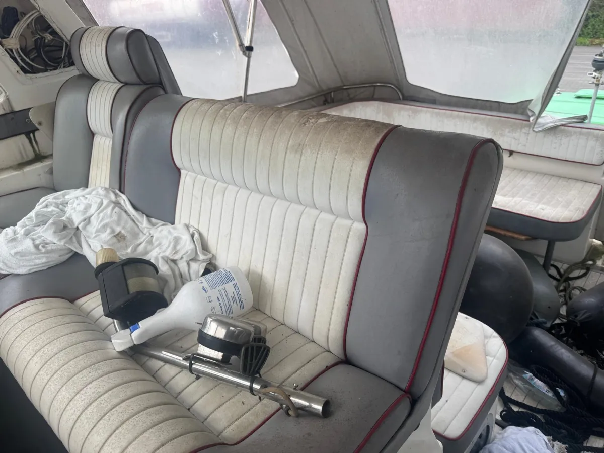 Polyester Motorboat Sealine 285 Family