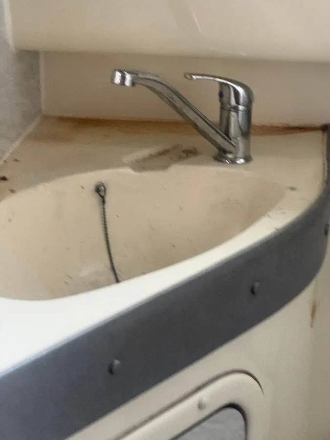 Polyester Motorboat Sealine 285 Family