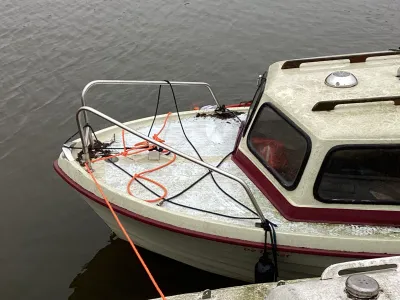 Polyester Budgetboat Cabin boat 550 Photo 4