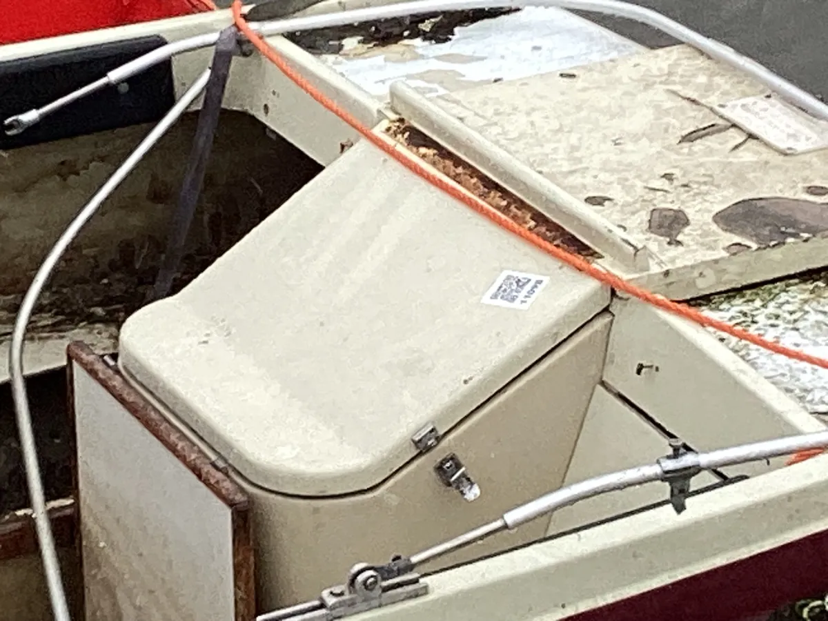 Polyester Budgetboat Cabin boat 550
