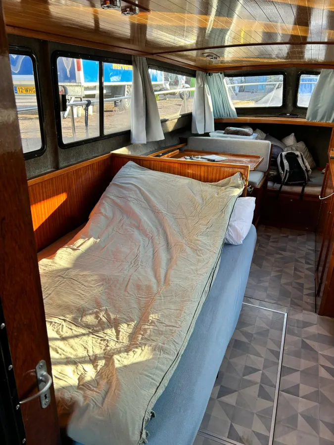 Steel Motorboat Bege Fly 900