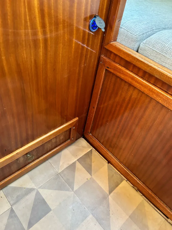 Steel Motorboat Bege Fly 900
