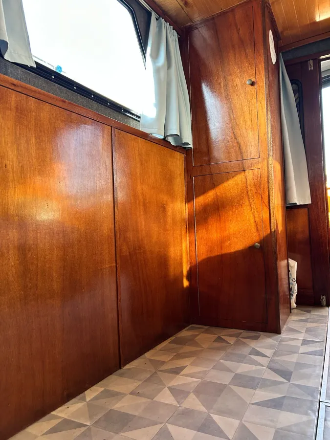 Steel Motorboat Bege Fly 900