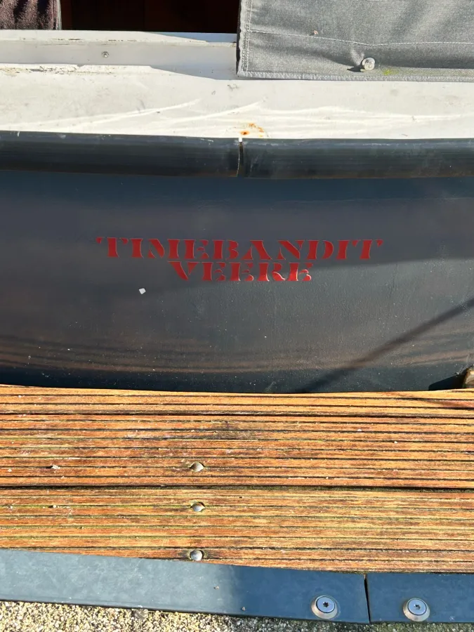 Steel Motorboat Bege Fly 900