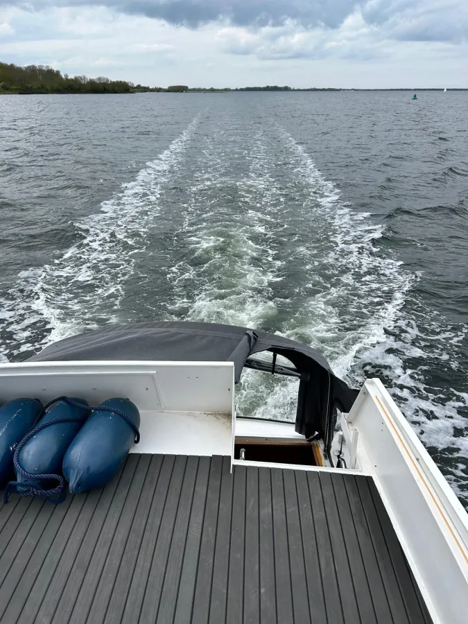 Steel Motorboat Bege Fly 900