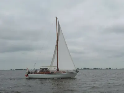 Polyester Sailboat Fellowship 33 Photo 0