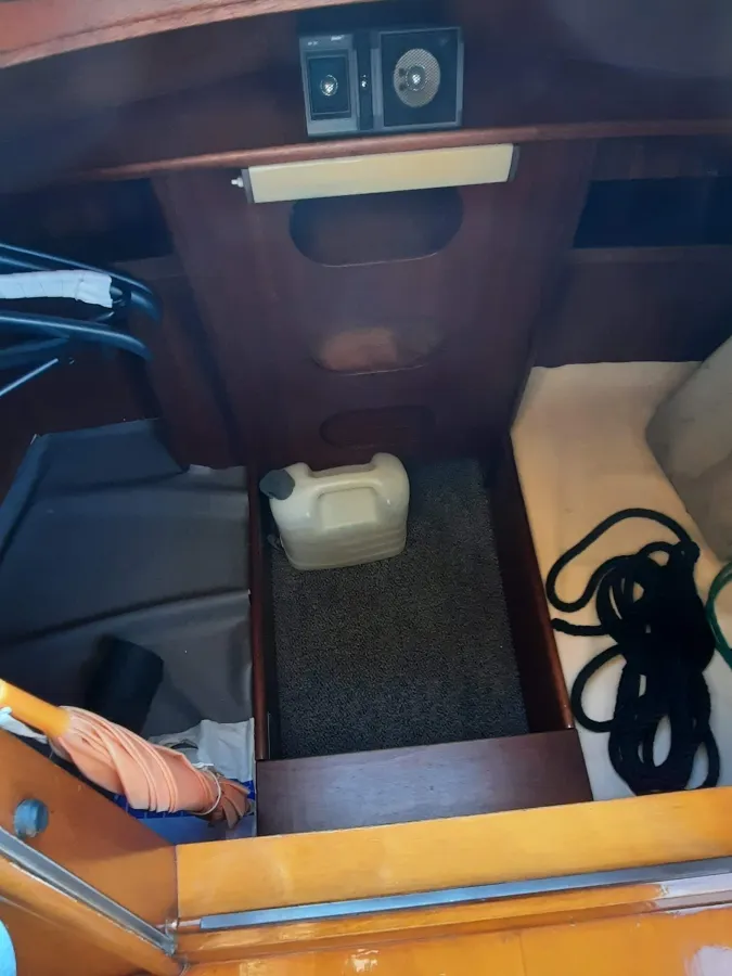 Polyester Sailboat Fellowship 33