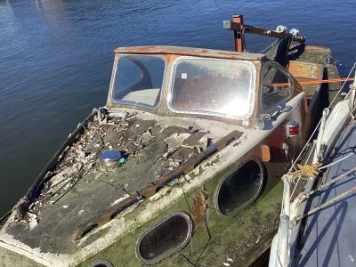 Wood Budgetboat Cabin launch 550 Photo 1