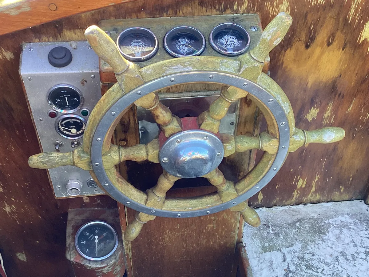 Wood Budgetboat Cabin launch 550
