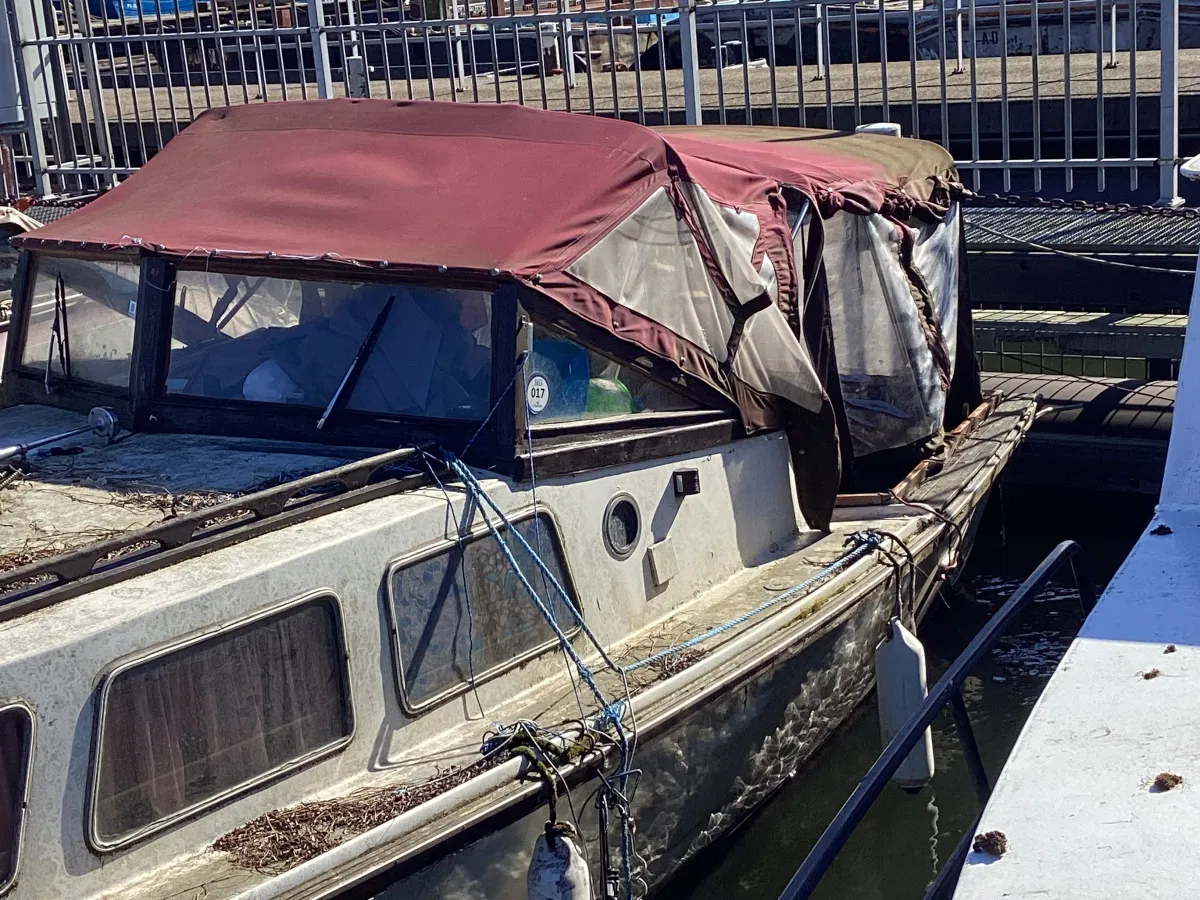 Polyester Budgetboat Cabin boat 700