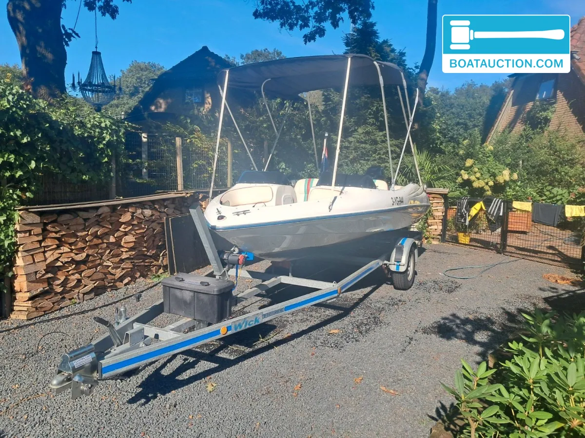 Thumbnail - Dynamic 5000 Bowrider