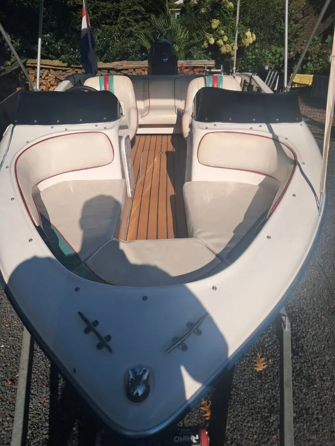 Polyester Schnellboot Dynamic 5000 Bowrider